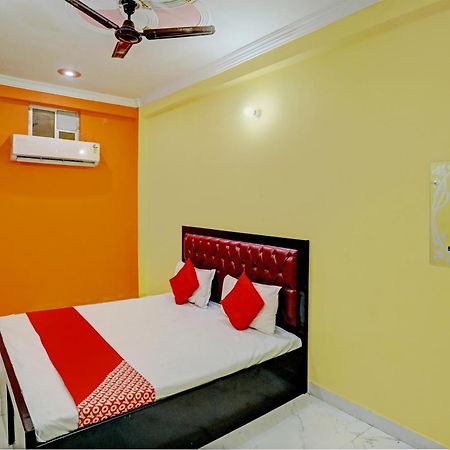 Oyo Flagship Hotel Star Inn 坎普尔 外观 照片