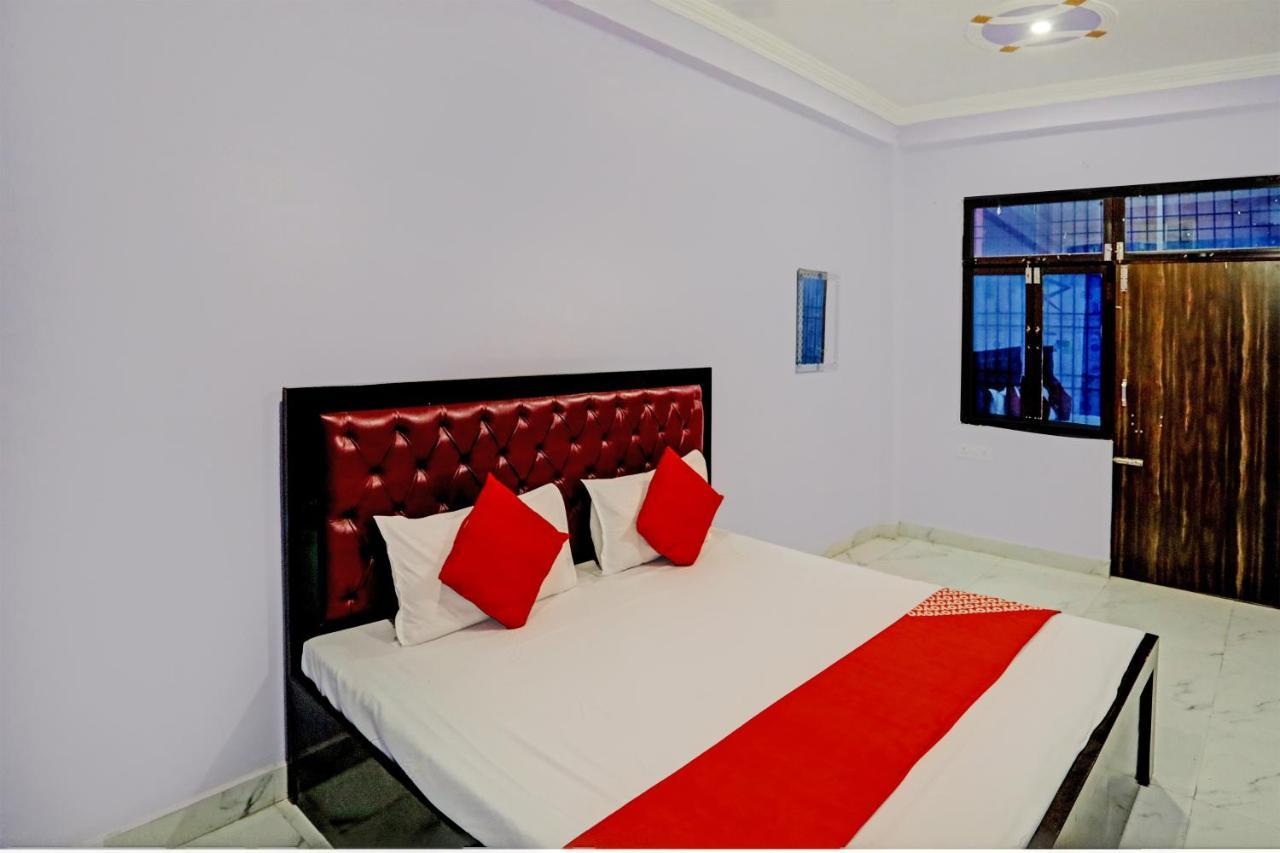 Oyo Flagship Hotel Star Inn 坎普尔 外观 照片