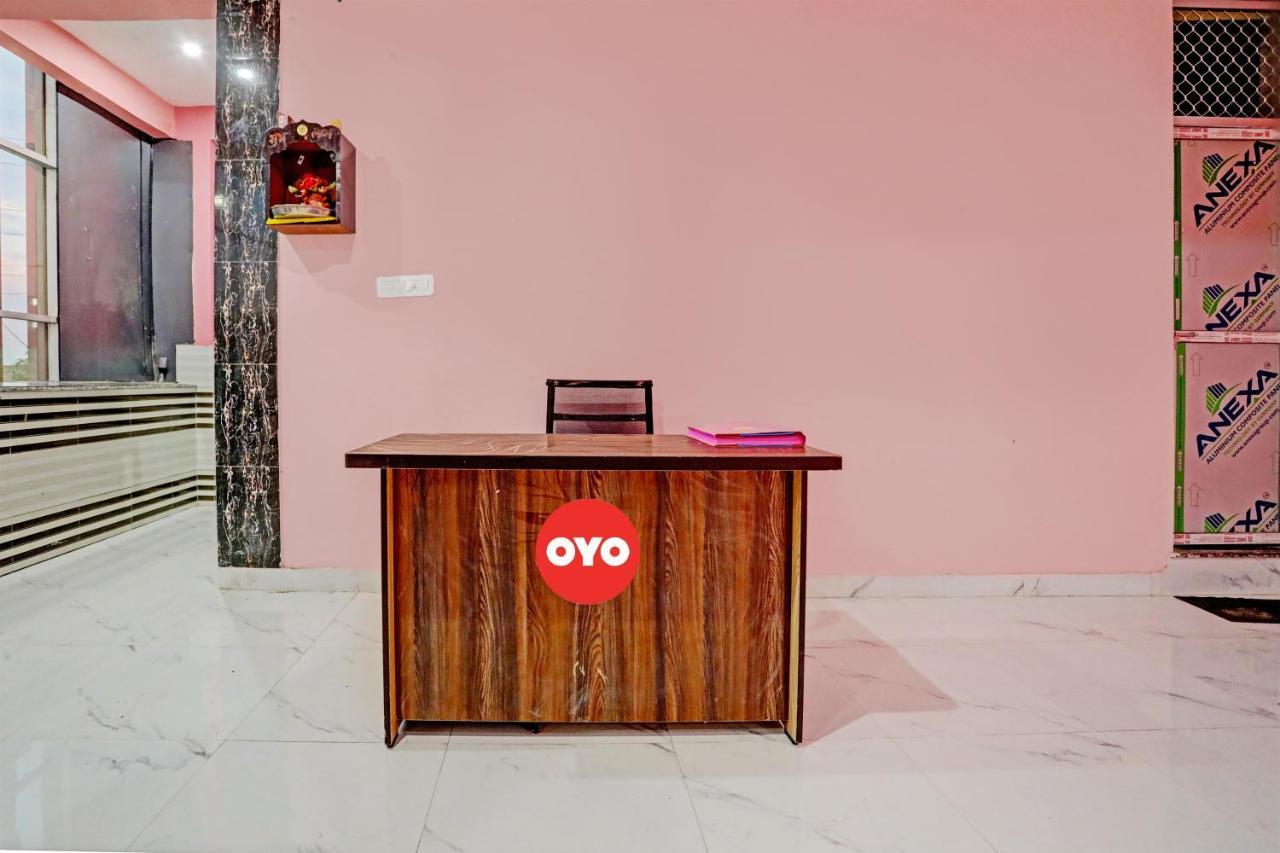 Oyo Flagship Hotel Star Inn 坎普尔 外观 照片